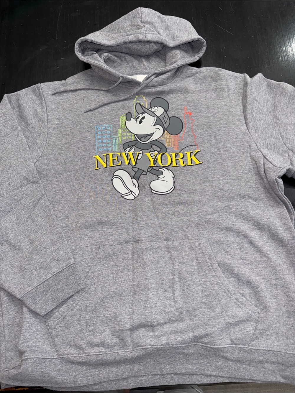 disney mickey NEW YORK sweatshirt hoodie. dark gray. size XL. like new.
